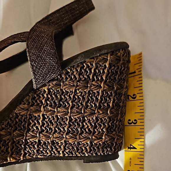 NEW Volatile Brown Woven Wedge Sandals Size 10 - Picture 8 of 8